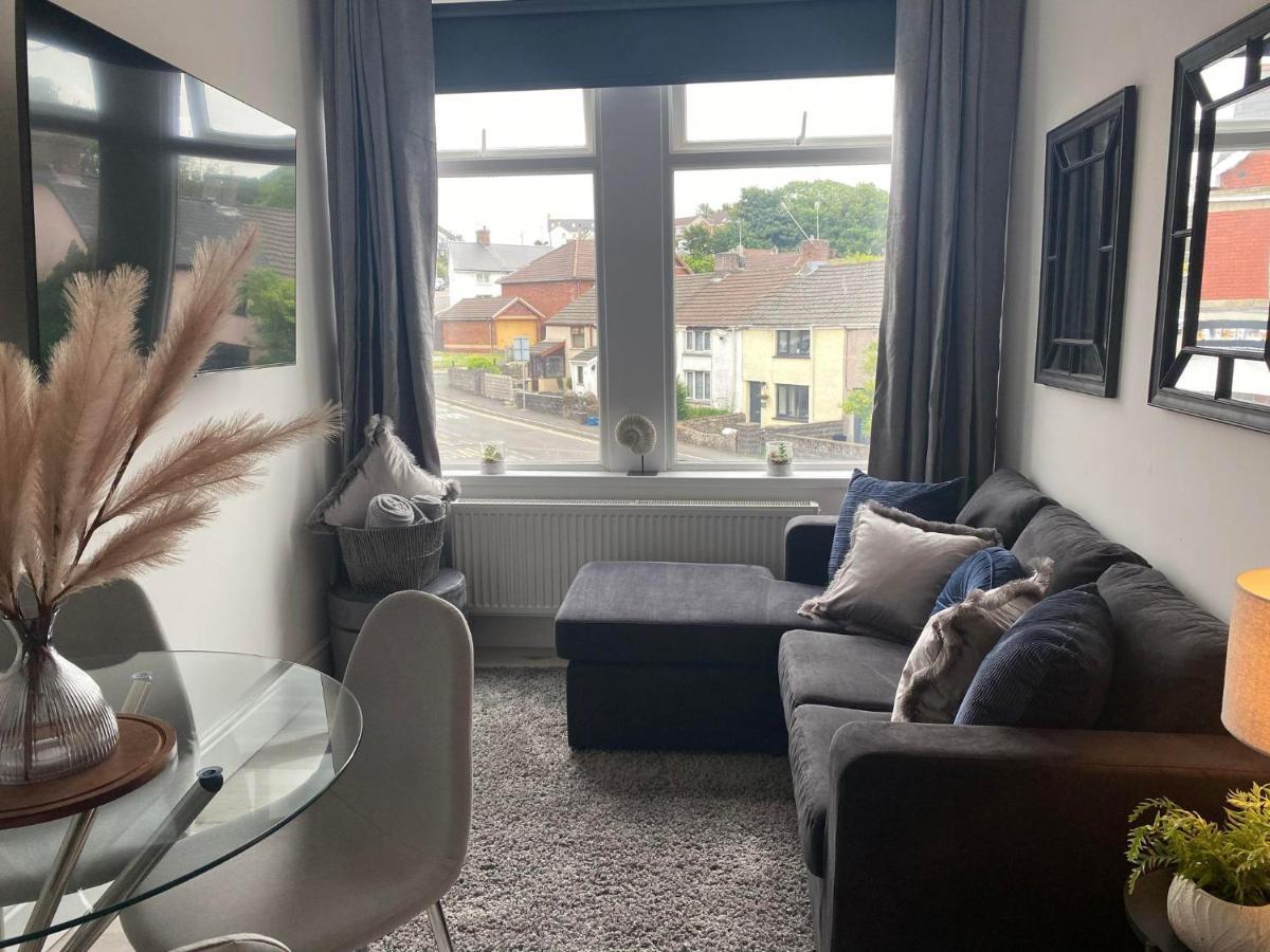 The Retreats 2 Kenfig Hill Pet Friendly 2 Bedroom Flat With King Size Bed Twin Beds And Sofa Bed Sleeps Up To 5 People Bagian luar foto