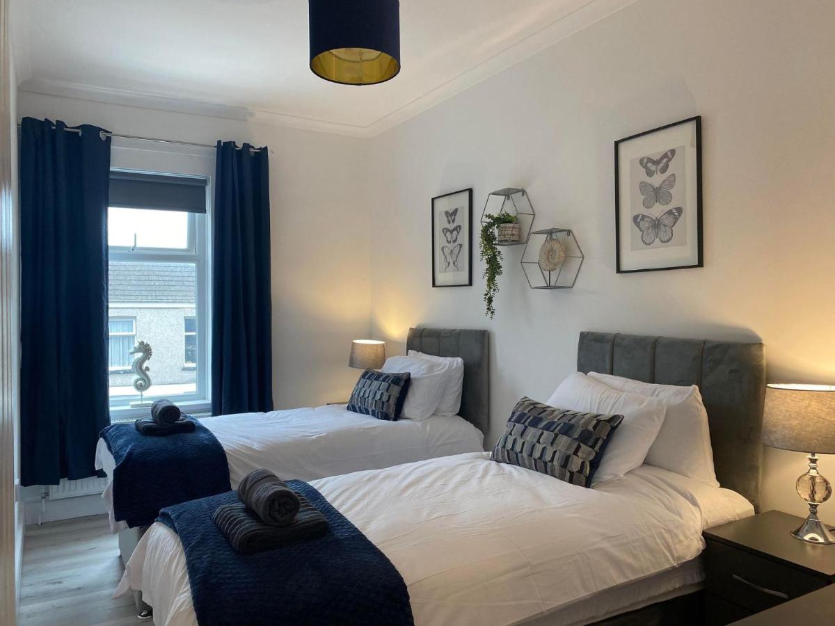 The Retreats 2 Kenfig Hill Pet Friendly 2 Bedroom Flat With King Size Bed Twin Beds And Sofa Bed Sleeps Up To 5 People Bagian luar foto